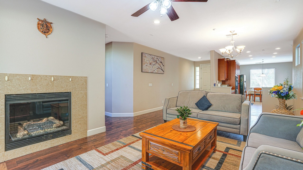 Photo of Livingroom in Pittsburg