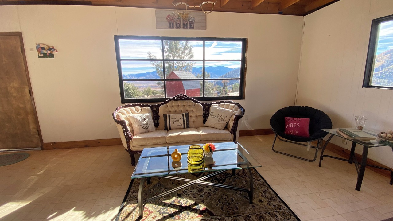 Photo of Livingroom in Weldon