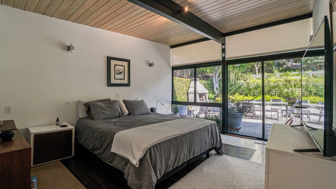 Photo of Bedroom in Redondo Beach