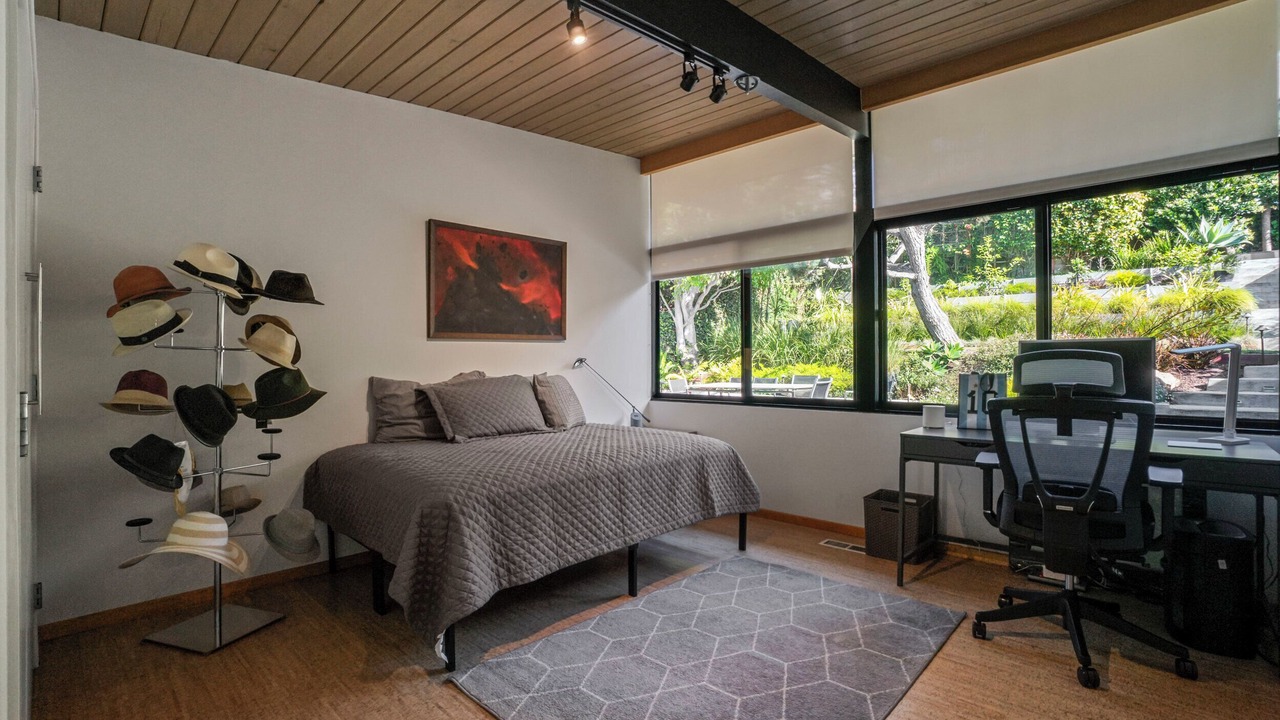 Photo of Bedroom in Redondo Beach
