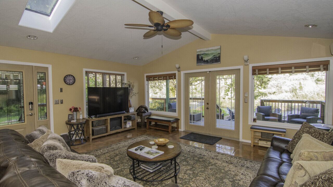 Photo of Livingroom in Crescent City