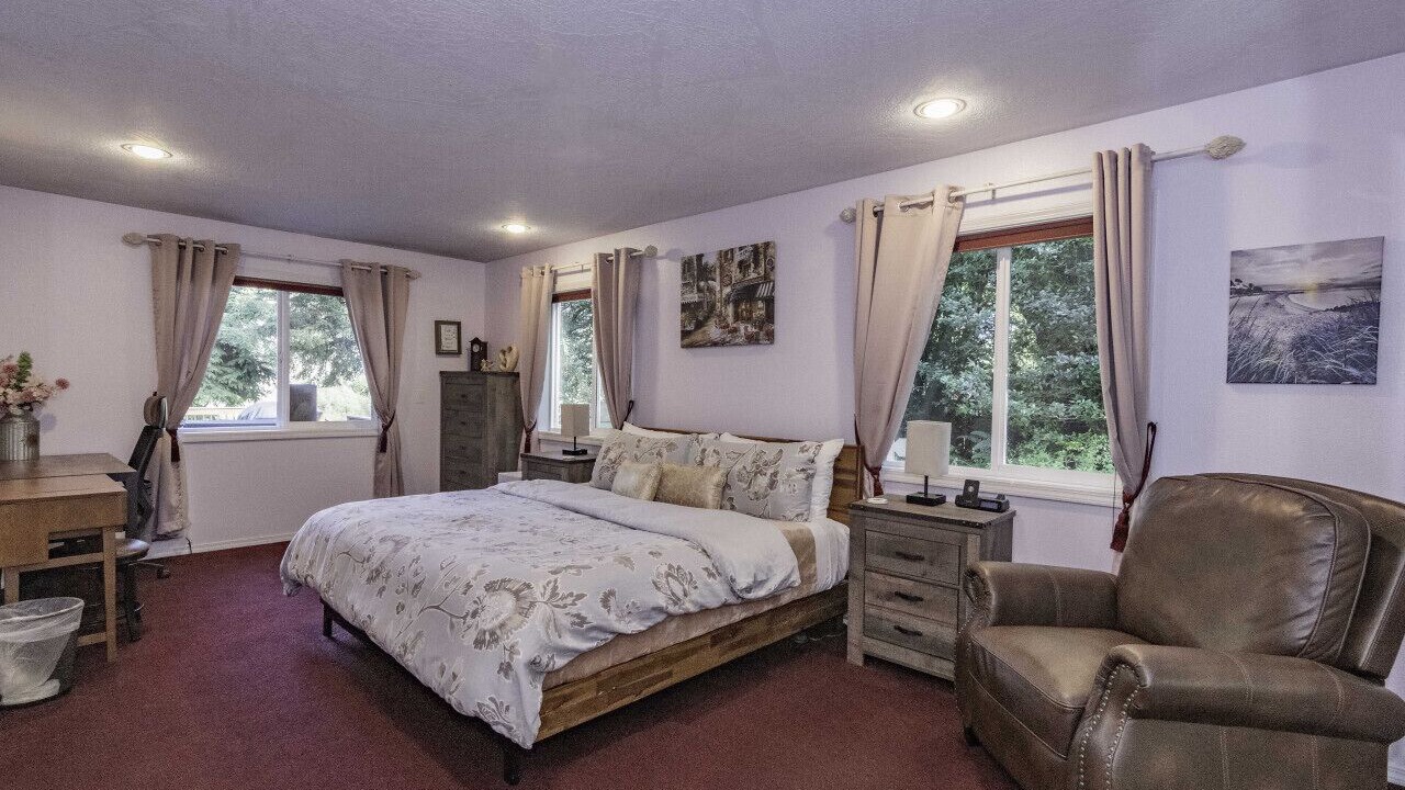 Photo of Bedroom in Crescent City