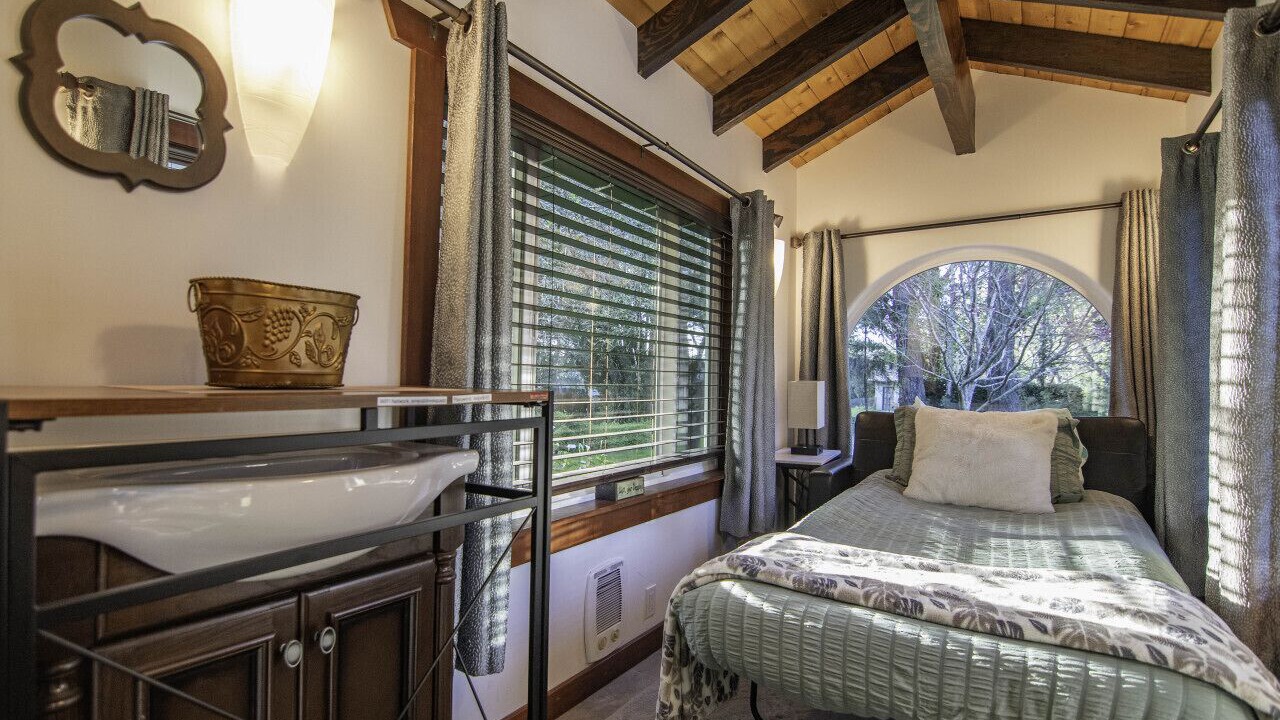 Photo of Bedroom in Crescent City
