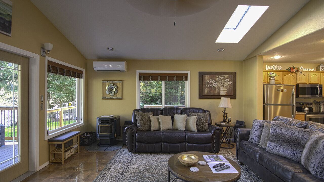 Photo of Livingroom in Crescent City