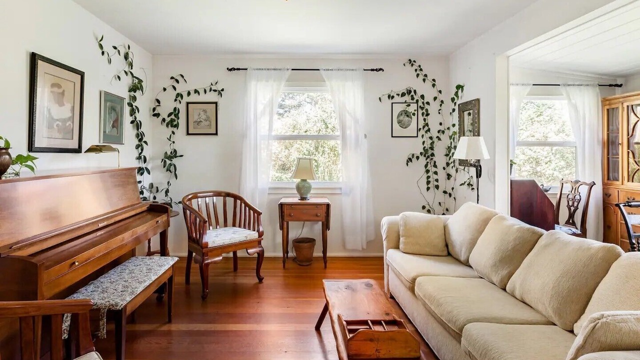 Photo of Livingroom in Graton