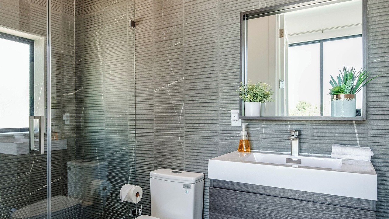Photo of Bathroom in Encino