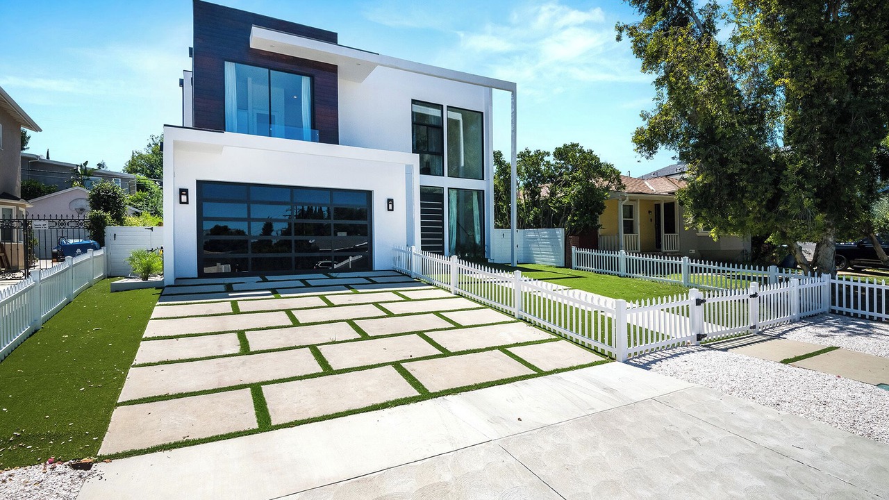 Photo of Outdoor in Encino