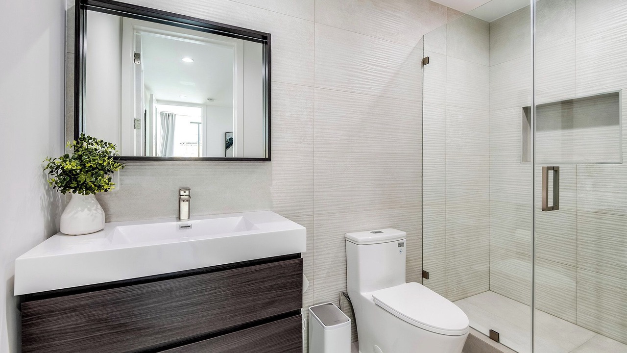 Photo of Bathroom in Encino