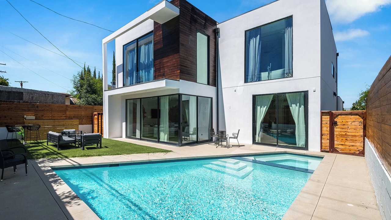 Photo of Outdoor in Encino