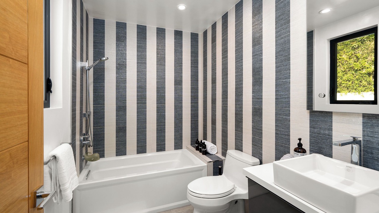Photo of Bathroom in Tarzana