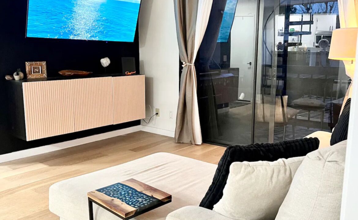 Photo of Livingroom in Huntington Beach