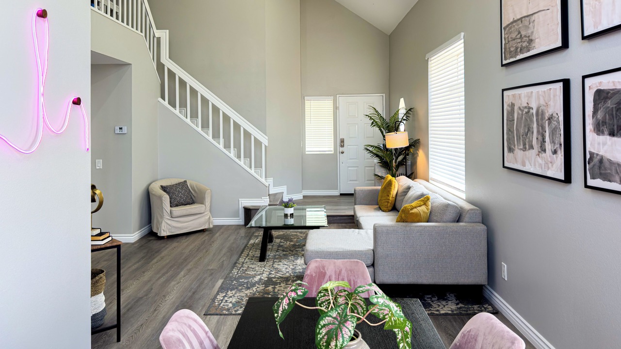 Photo of Livingroom in Southridge Village