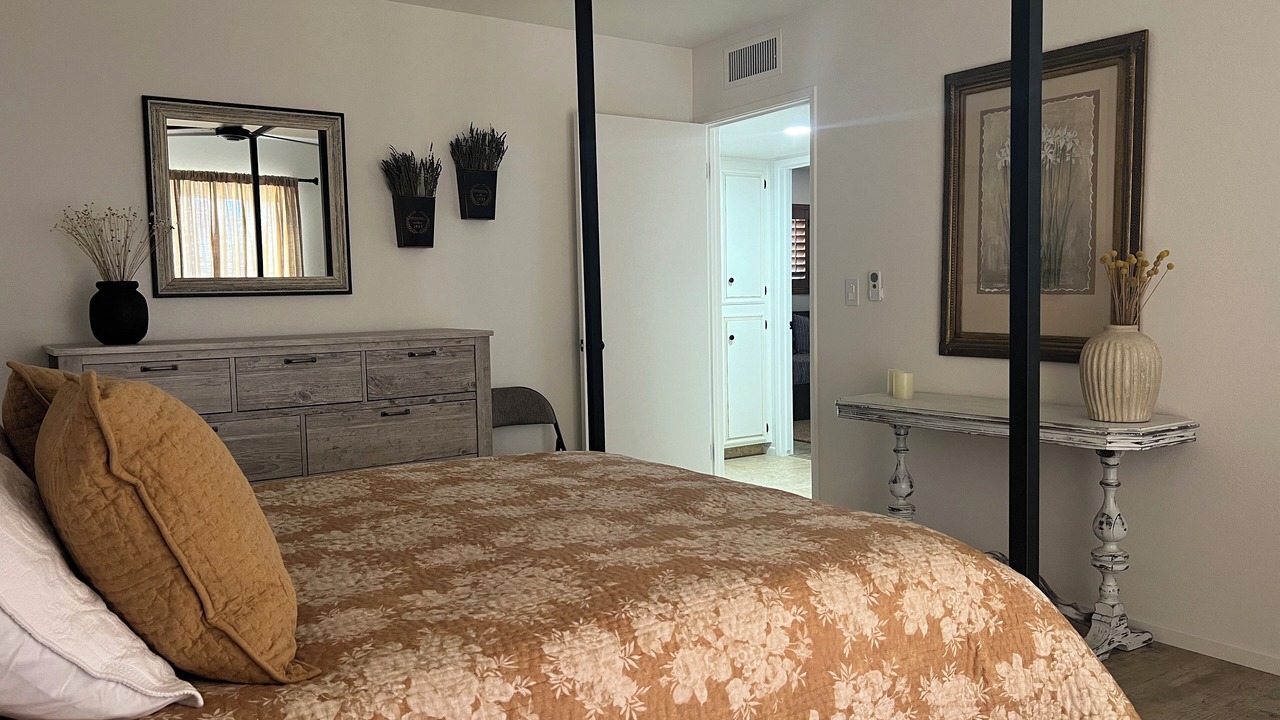 Photo of Bedroom in Ridgecrest