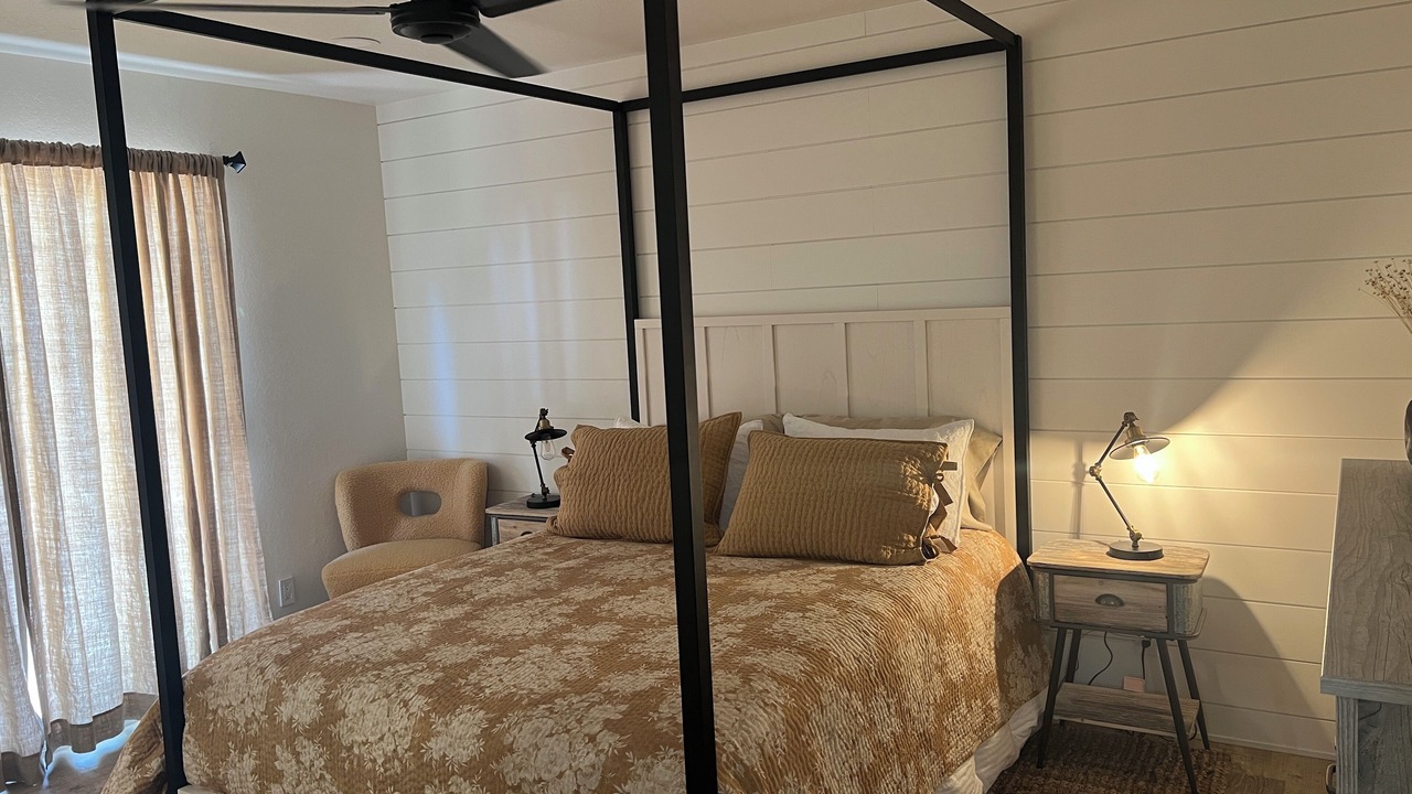 Photo of Bedroom in Ridgecrest