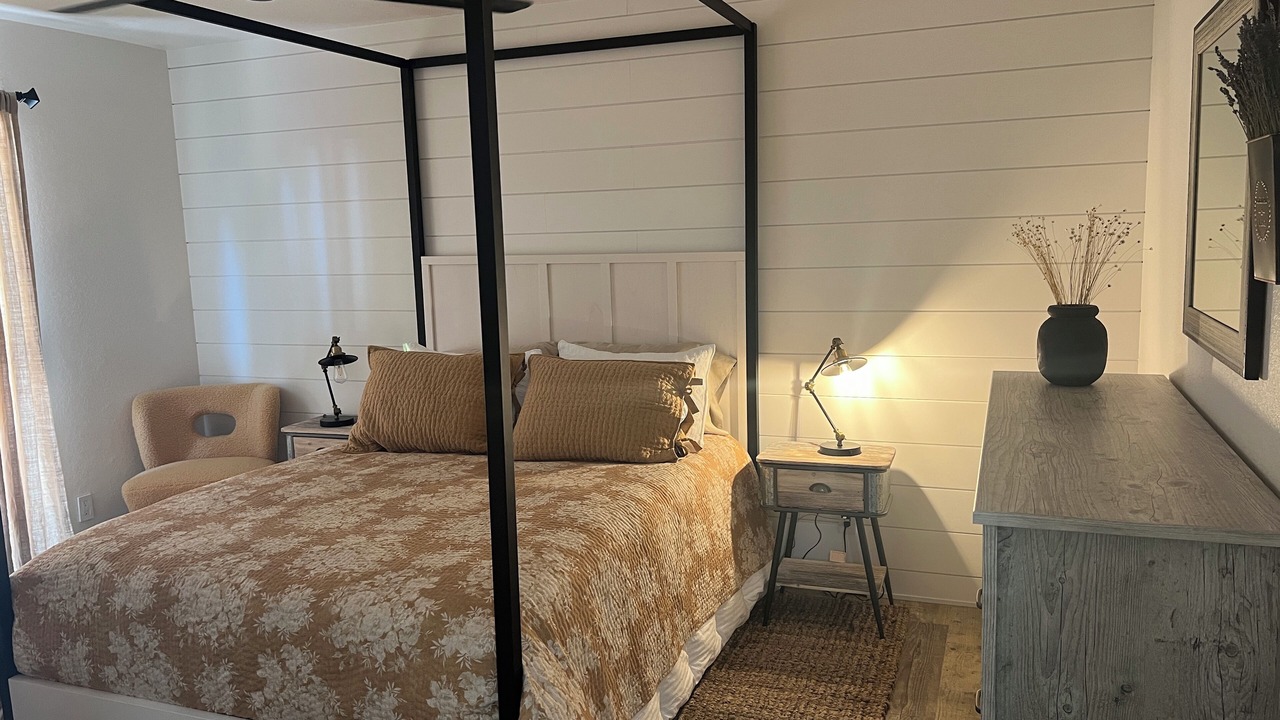 Photo of Bedroom in Ridgecrest