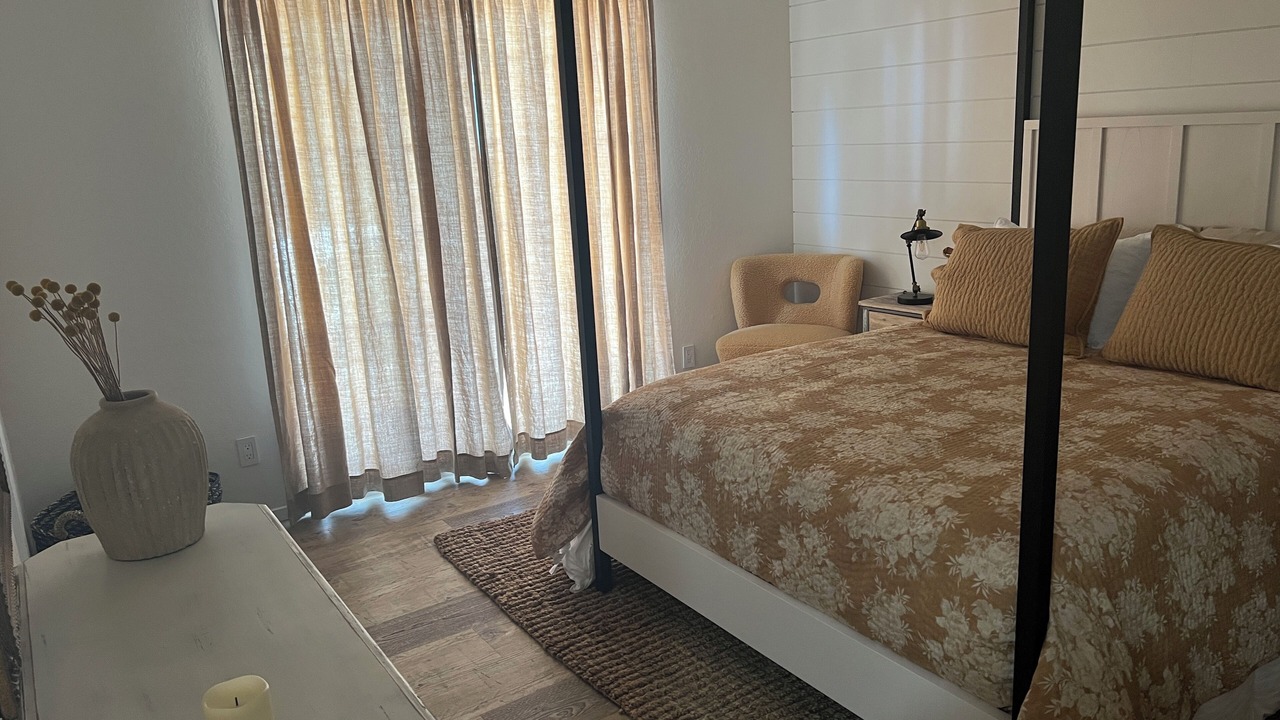 Photo of Bedroom in Ridgecrest