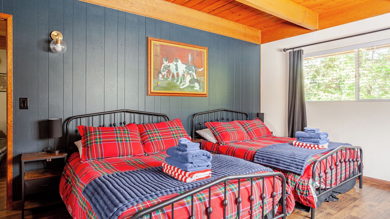 Photo of Bedroom in Twin Peaks