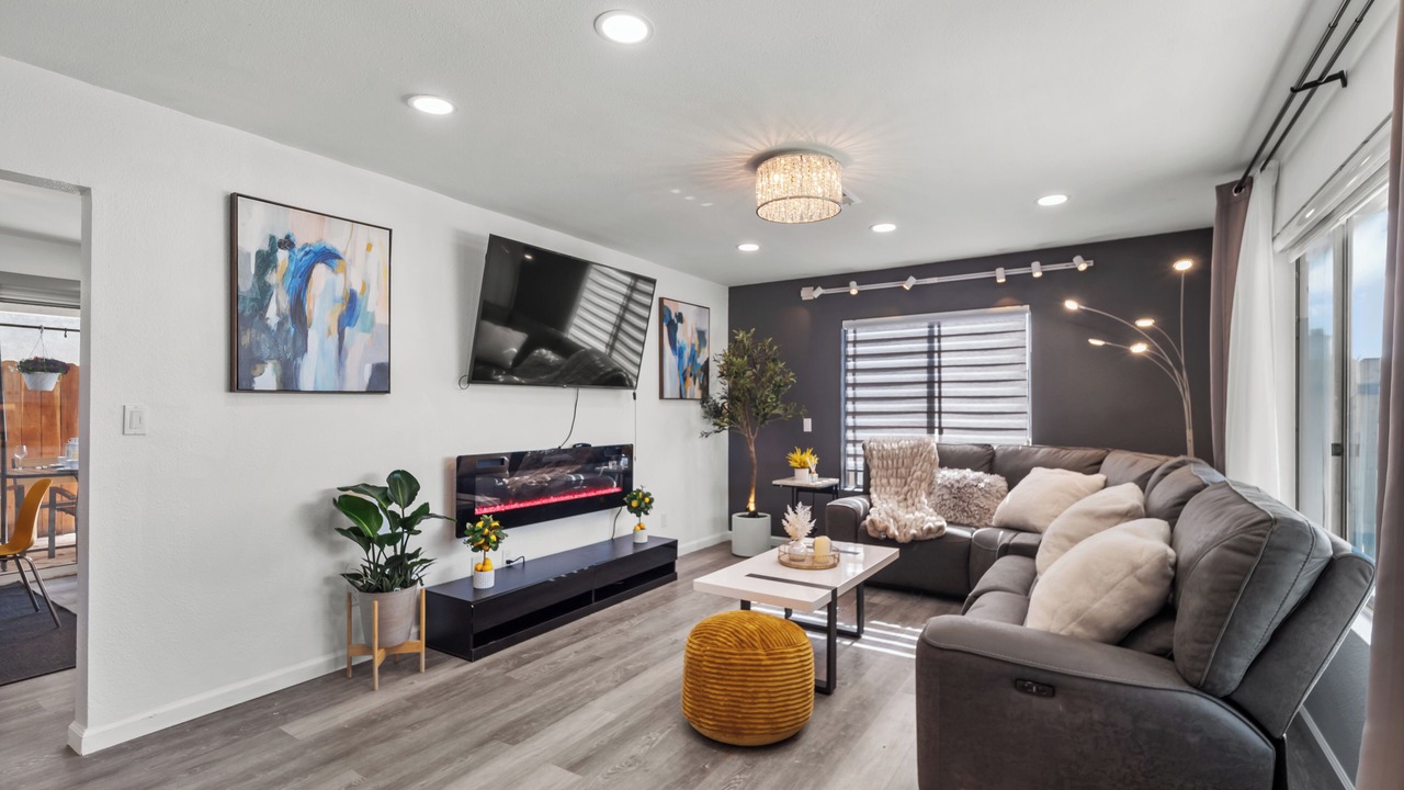 Photo of Livingroom in Mira Mesa