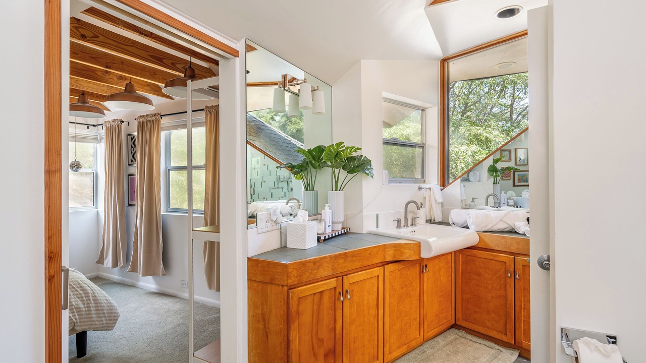 Photo of Bathroom in Calabasas