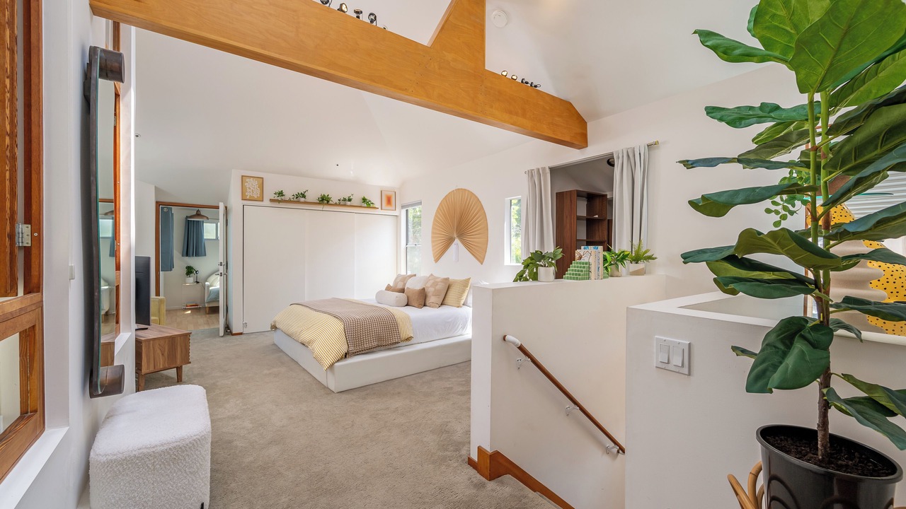 Photo of Bedroom in Calabasas