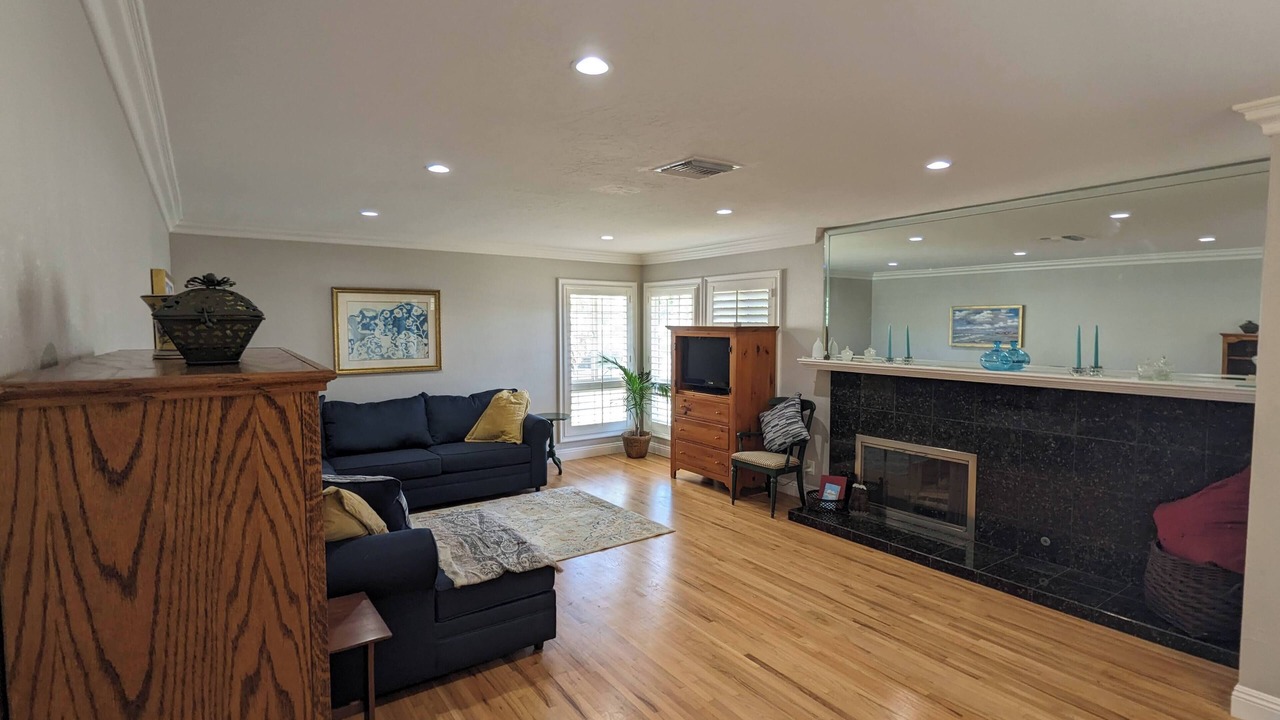 Photo of Livingroom in Cypress