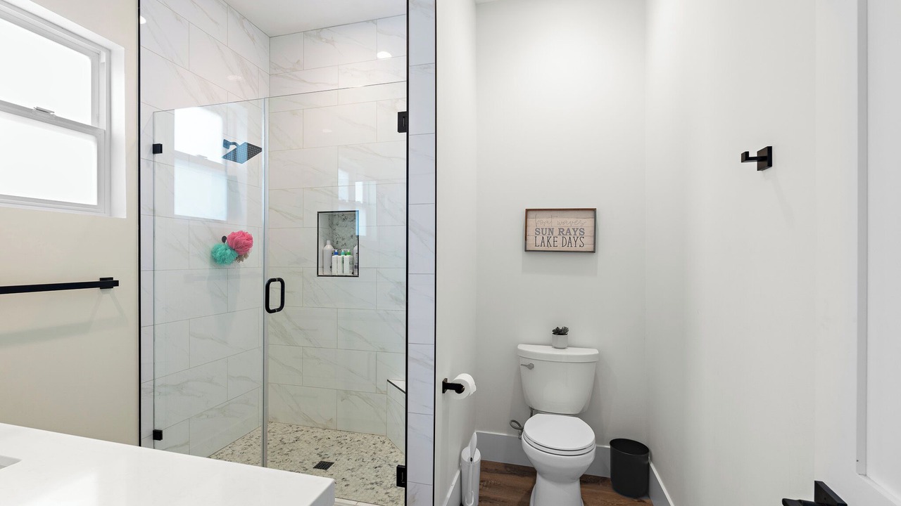 Photo of Bathroom in Canyon Lake