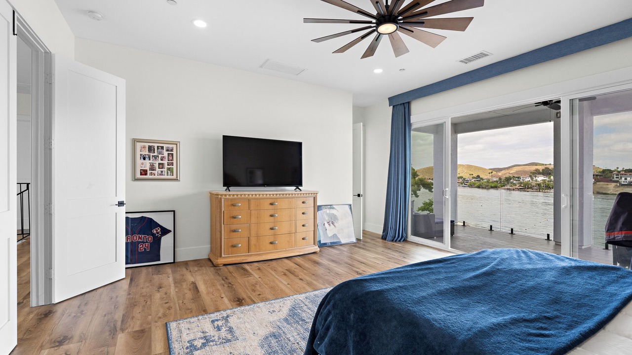 Photo of Bedroom in Canyon Lake