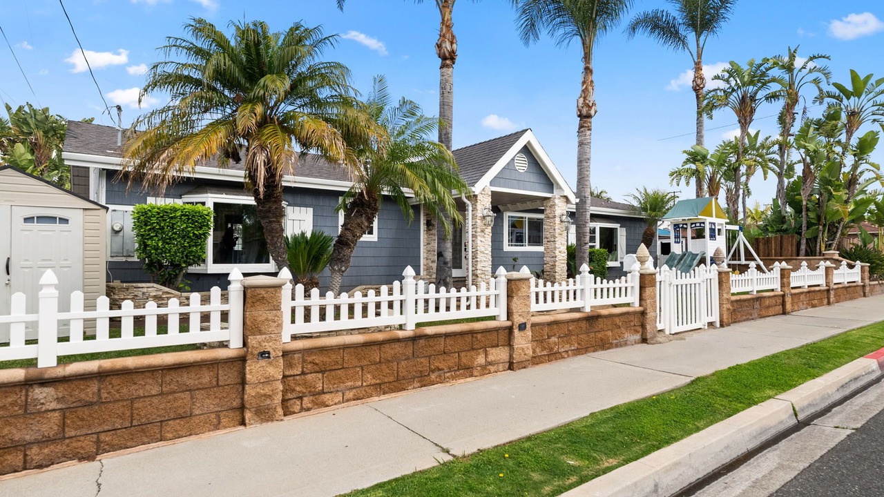 Photo of Outdoor in Orange