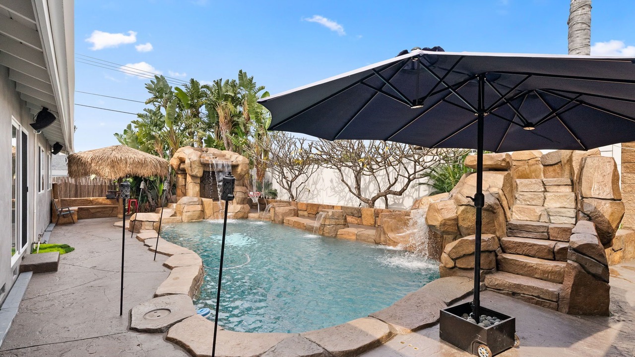 Photo of Outdoor in Orange
