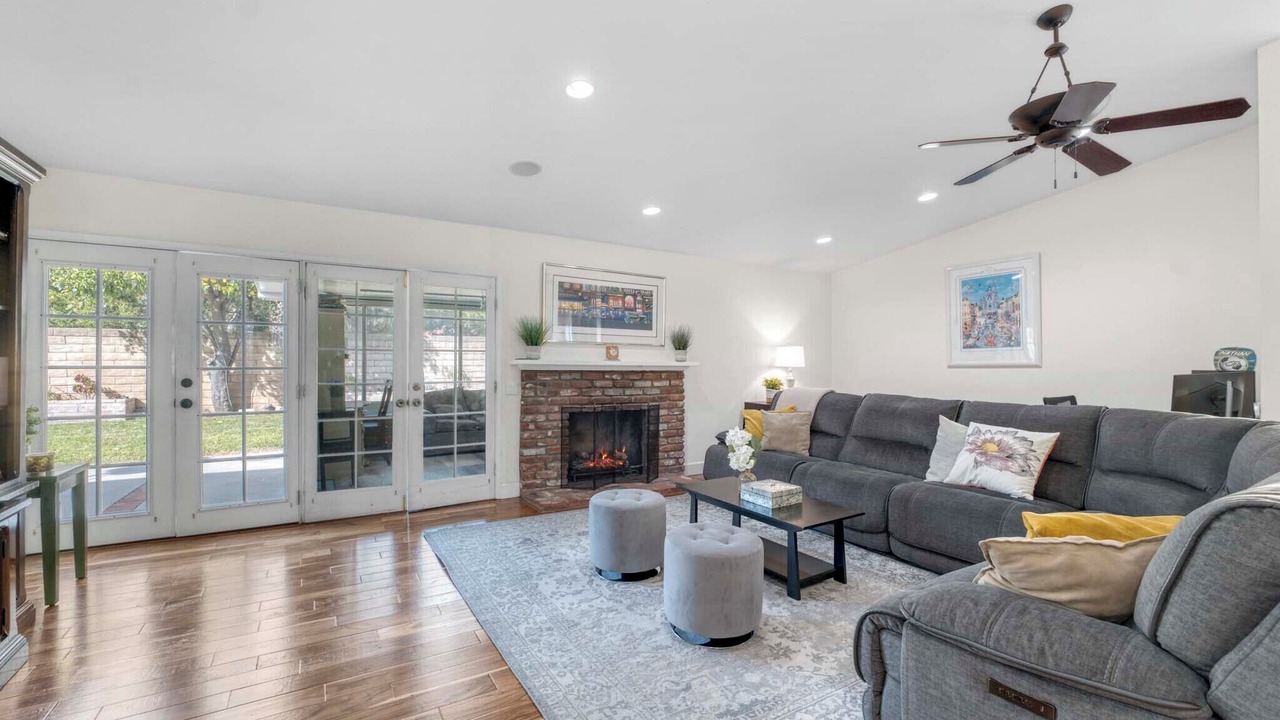 Photo of Livingroom in Oak Park