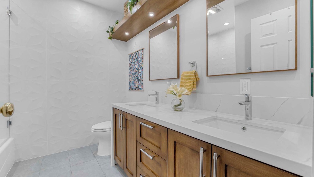 Photo of Bathroom in Oak Park