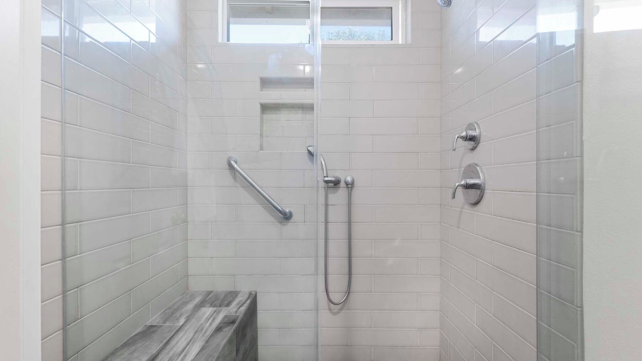 Photo of Bathroom in Oak Park