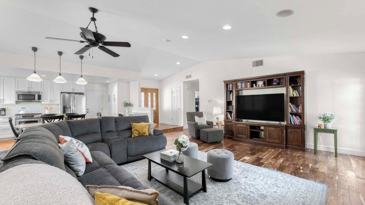 Photo of Livingroom in Oak Park