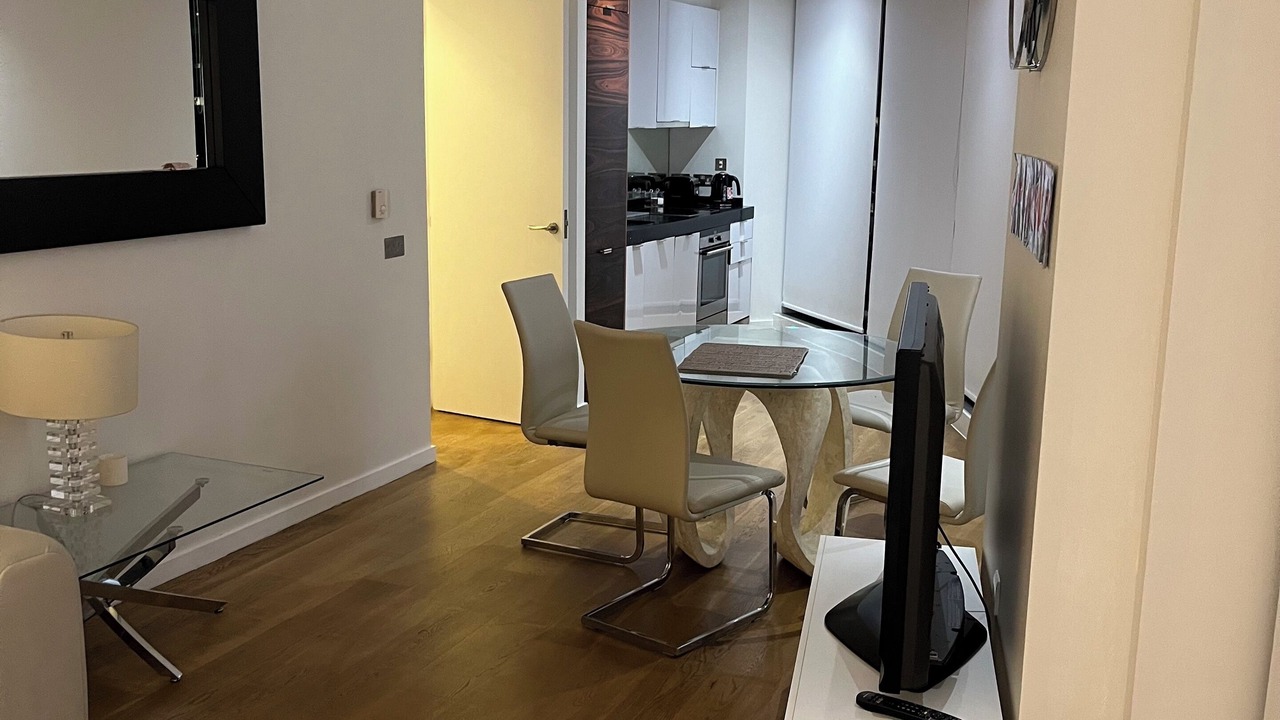 Photo of Livingroom in Canary Wharf