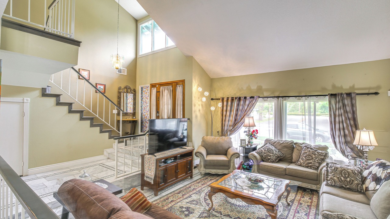 Photo of Livingroom in Anaheim Hills