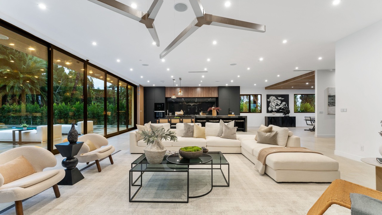 Photo of Others in Hollywood Hills