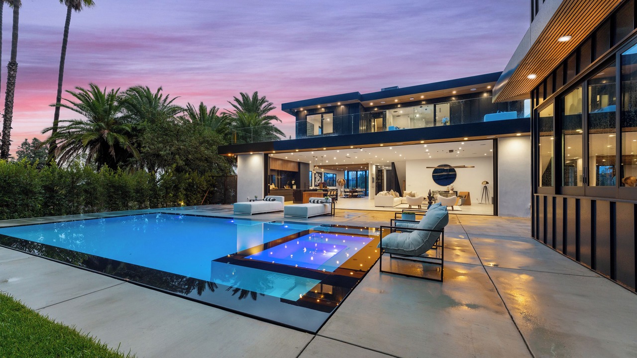 Photo of Outdoor in Hollywood Hills
