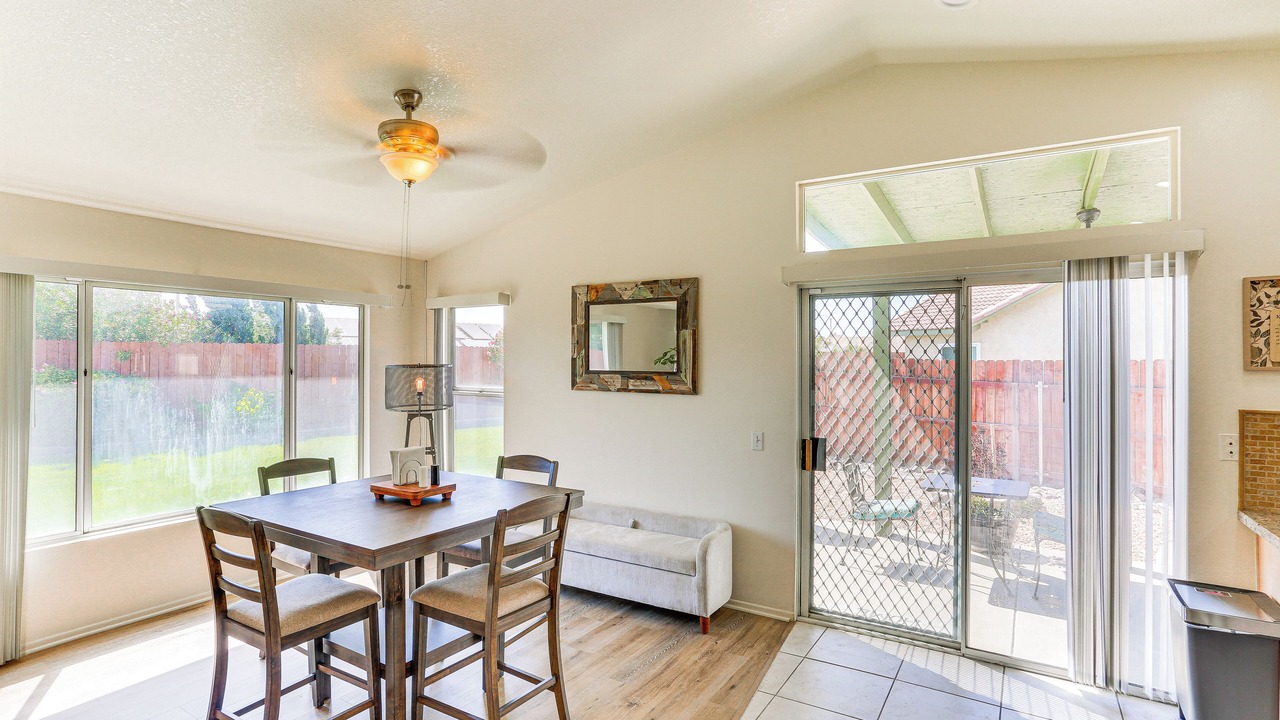 Photo of Livingroom in Victorville
