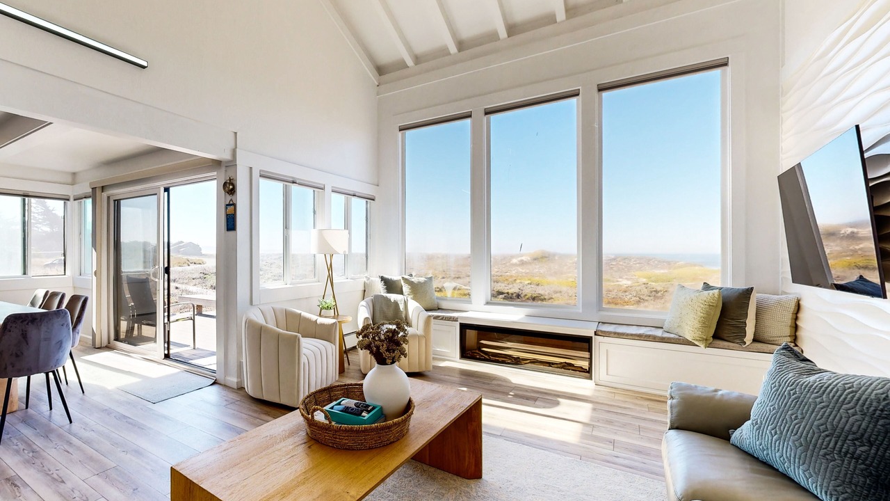Photo of Livingroom in Castroville