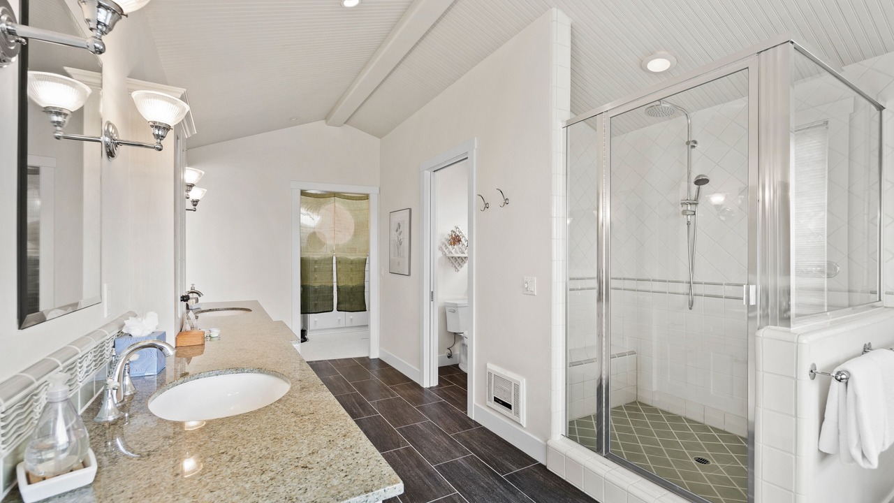 Photo of Bathroom in Hollywood Beach