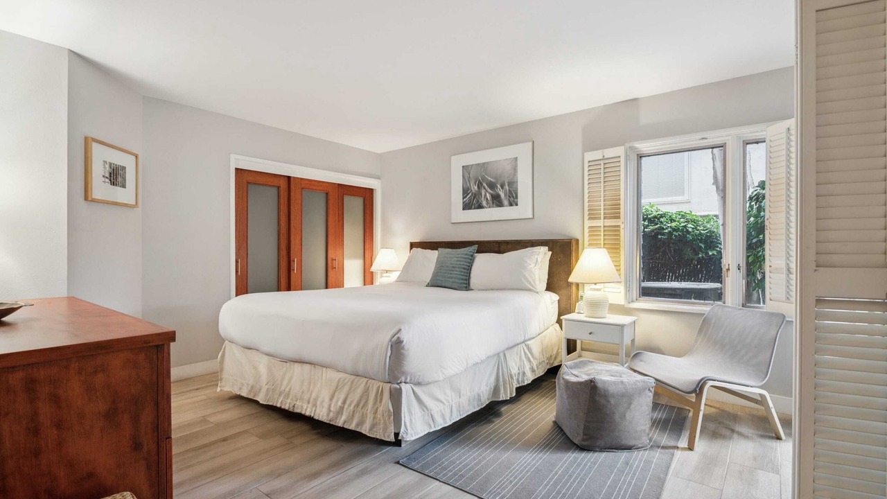 Photo of Bedroom in Village of La Jolla