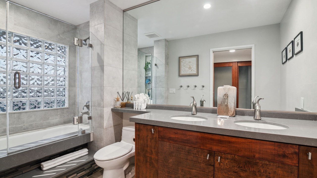 Photo of Bathroom in Village of La Jolla