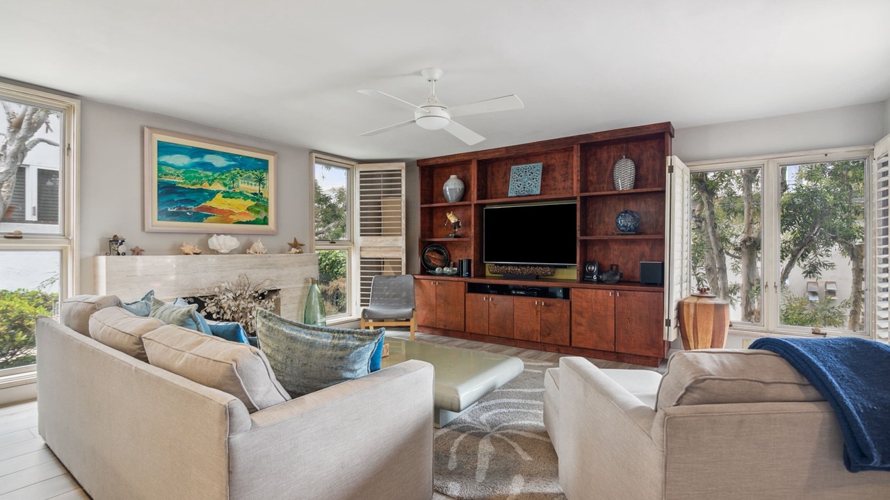Photo of Livingroom in Village of La Jolla