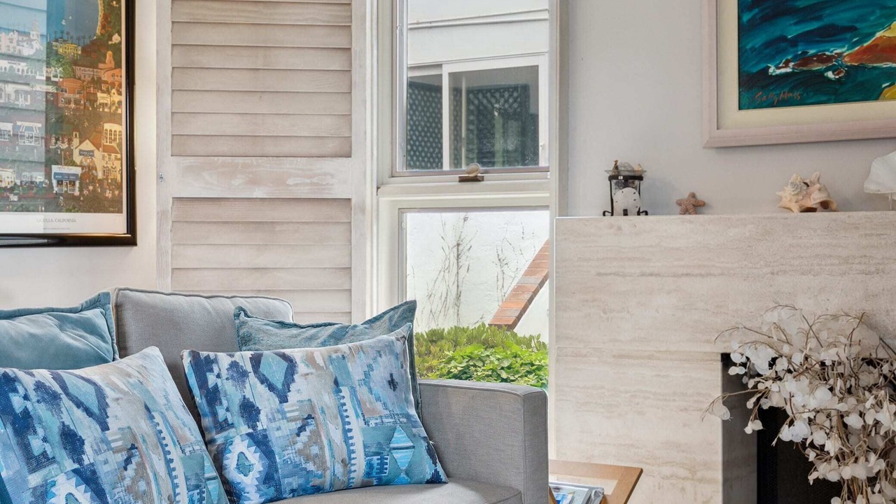 Photo of Livingroom in Village of La Jolla