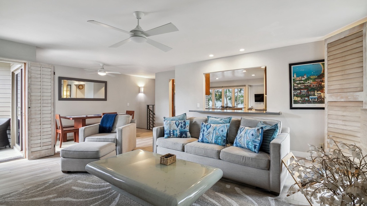 Photo of Livingroom in Village of La Jolla