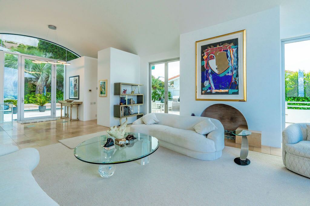 Photo of Livingroom in Country Club