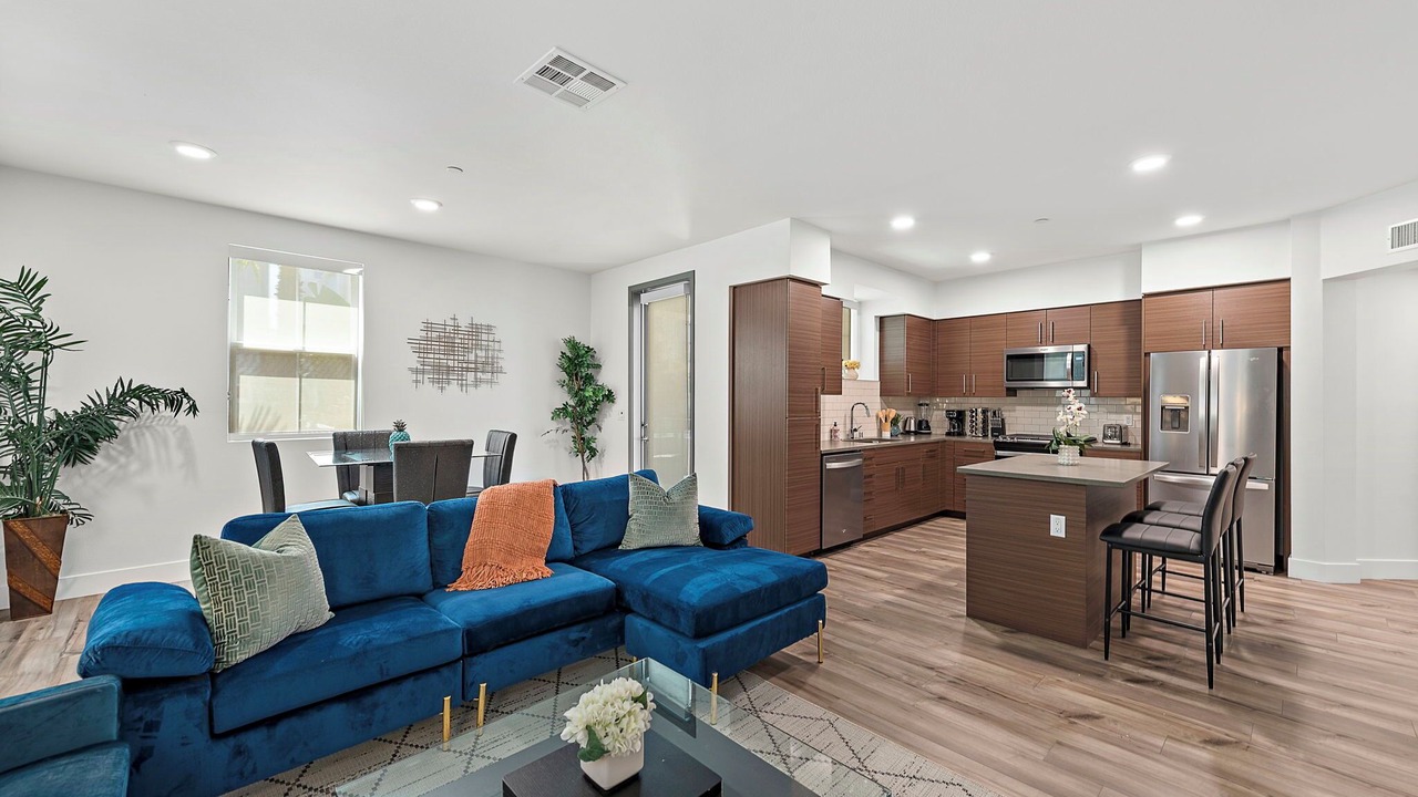 Photo of Livingroom in Southeast Anaheim