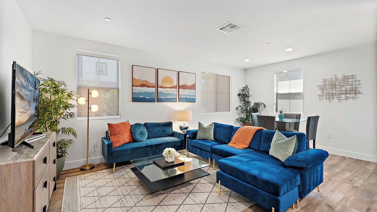 Photo of Livingroom in Southeast Anaheim