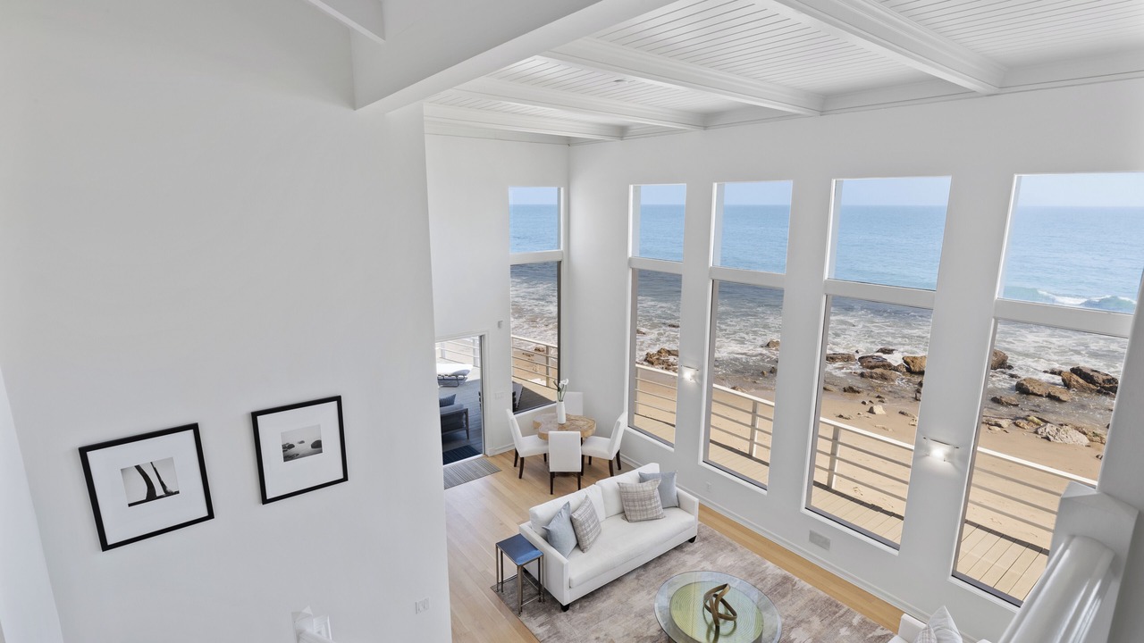 Photo of Livingroom in Eastern Malibu