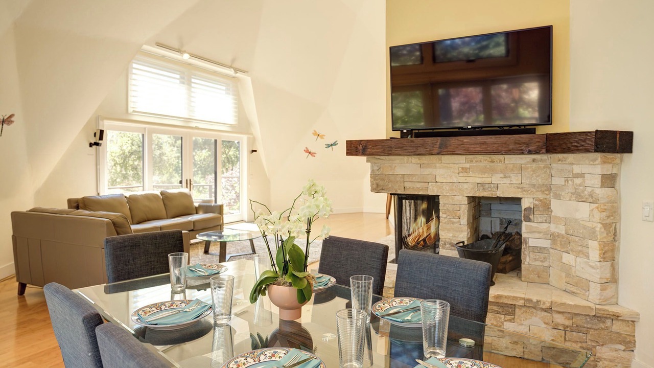 Photo of Livingroom in Carmel Valley